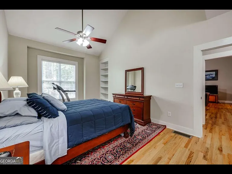 90 Hart Ave — Photo 19