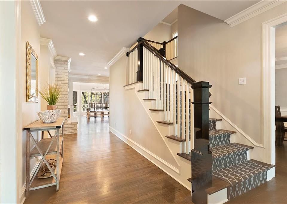 8335 Maplewood Dr, Lenexa, KS 66215 Zillow