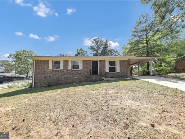 887 Pine Valley Dr, Forest Park, GA 30297