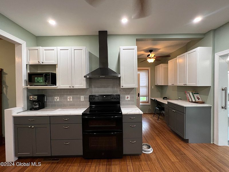 3rd image of 116 Crandall Street