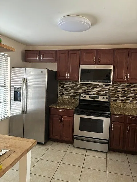 3 bed, 1429 sqft, $2,897 — Photo 2