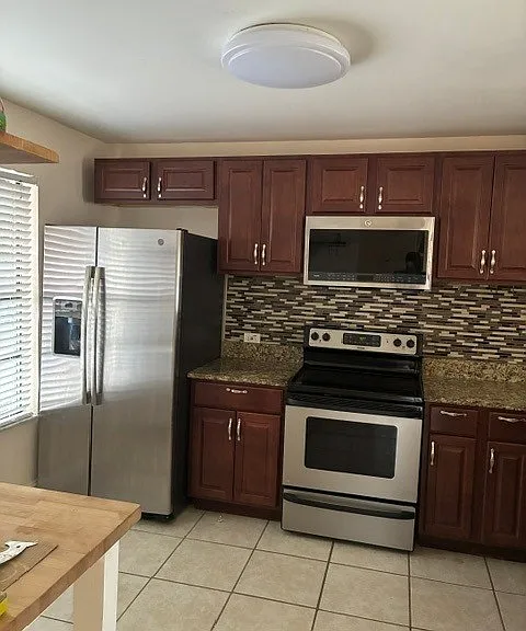 596 Swallow Ct — Photo 2
