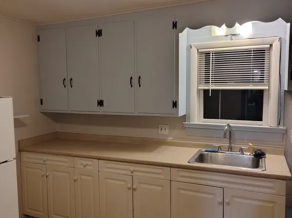 3 Academy St, Newton, NJ 07860