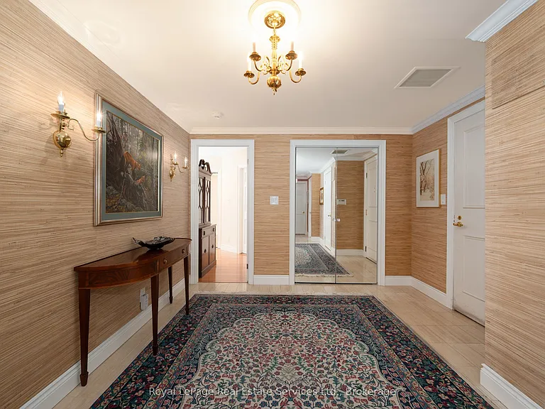 100 Lakeshore Rd E #1105 — Photo 3