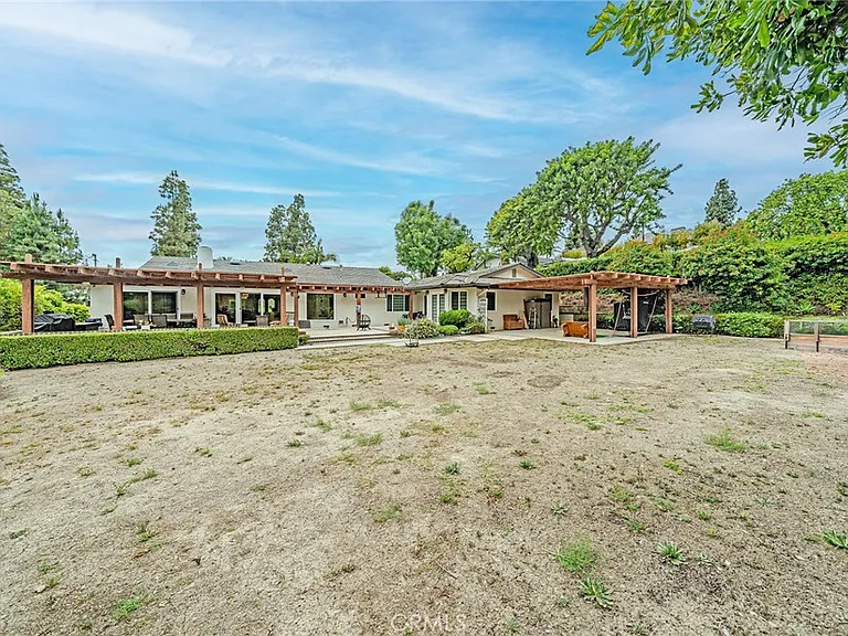 2220 Jose Way — Photo 38