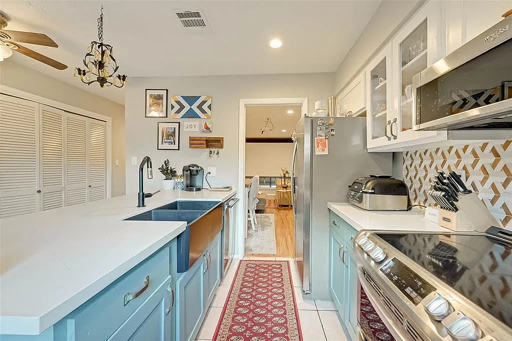 2 bed, 2.5 bath, 1176 sqft, $2,000 — Photo 1