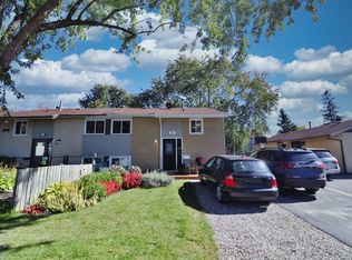 15 Laurie Ct #A, Ottawa, ON K2L1S2