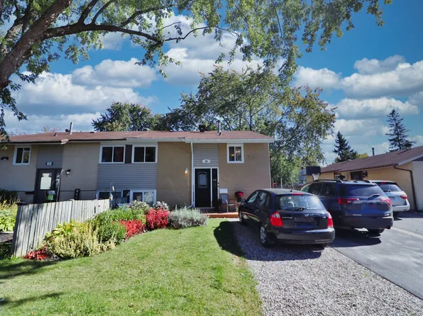 15 Laurie Ct #A, Ottawa, ON K2L 1S2
