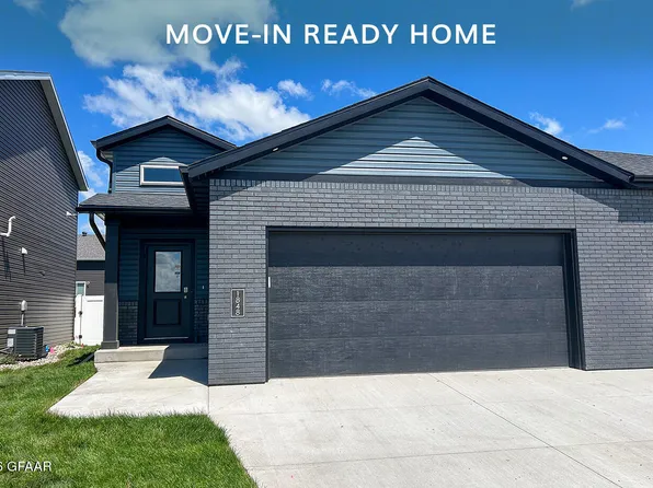 1848 Tobi Ln, Grand Forks, ND 58201