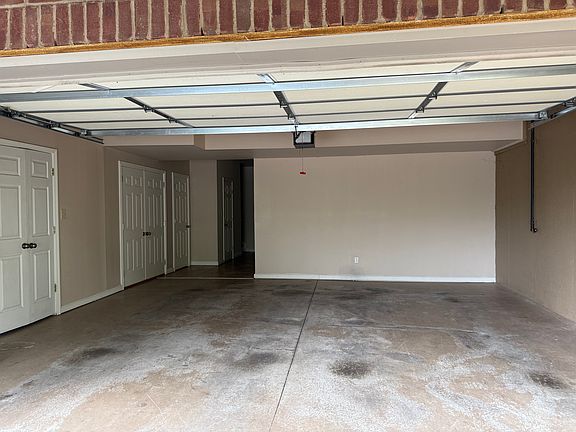 5th image of 3307 Beaumont Centre Cir