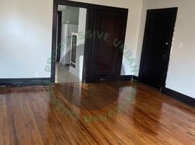 1442 W 101st St, Cleveland, OH