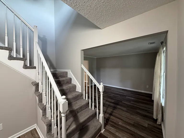 3176 Amador Dr — Photo 7