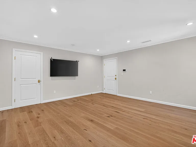 462 Warner Ave — Photo 42