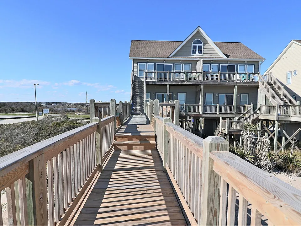 211 Goldsboro Dr