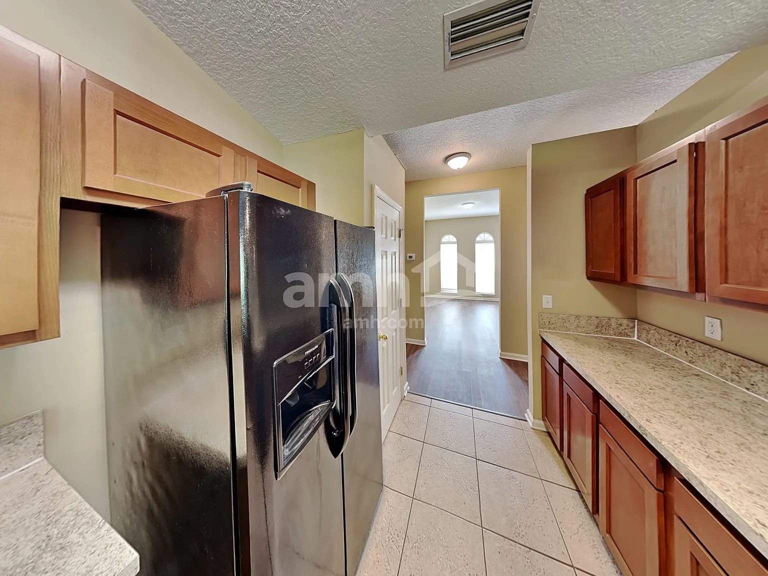 4 bed, 2.0 bath, 1978 sqft, $2,535 — Photo 3