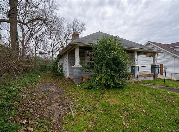 4th image of 318 Vanderford St