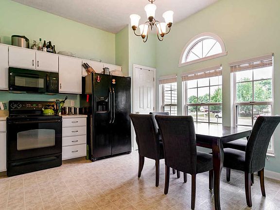 4th image of 996 Brindle Ct