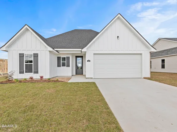 208 Long Creek Ln, Scott, LA 70583