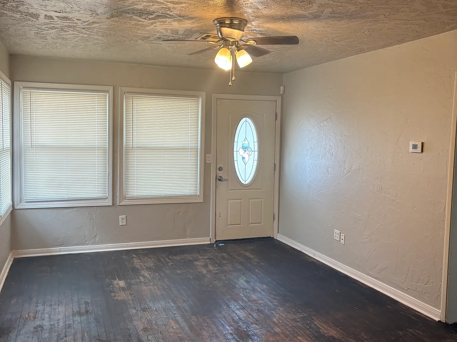 3 bed, 1125 sqft, $1,200 — Photo 3