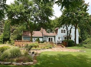 2 Chester Woods Dr, Chester, NJ 07930