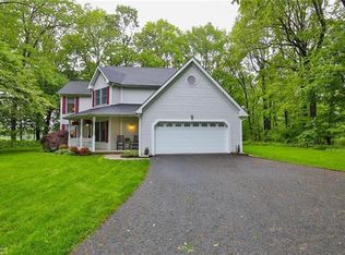 9939 Windswept Ct, Breinigsville, PA 18031