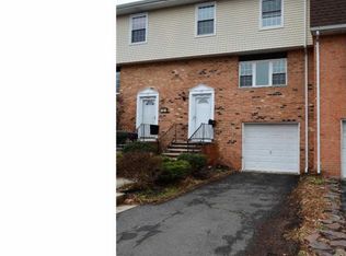 17 Featherbed Ct, Lawrence Township, NJ 08648