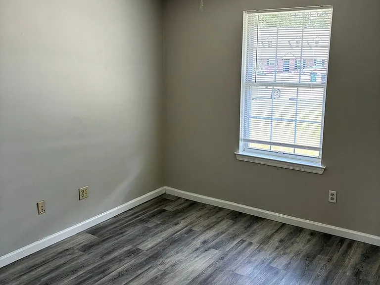 223 Madison Ave — Photo 16