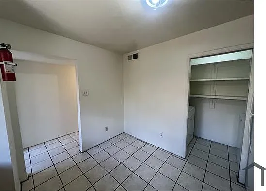 545 Palomas Dr SE #B — Photo 8