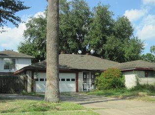1014 Hidden Valley Dr, Houston, TX 77088