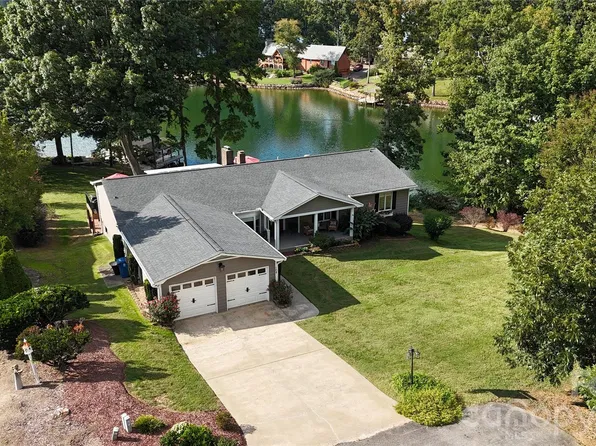 104 Doral Ct, Kings Mountain, NC 28086