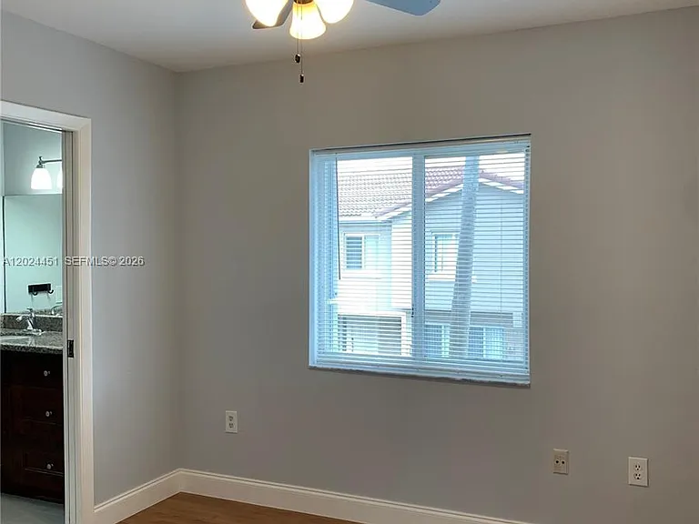 143 Riviera Cir #143 — Photo 13