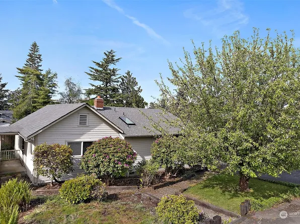 107 Montgomery Street, Steilacoom, WA 98388