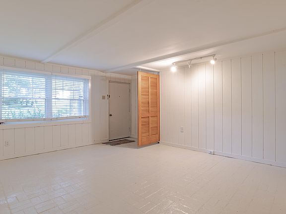 Living Room, Entrance