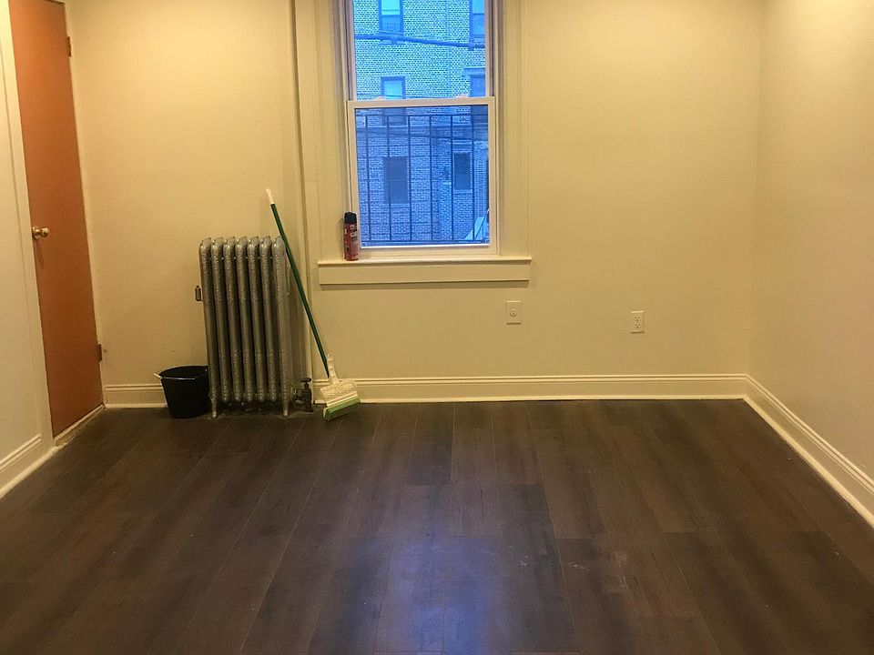 1st image of 14 Martens Pl Floor 2