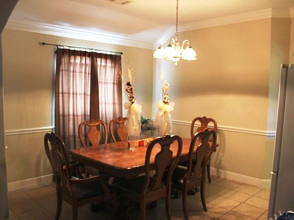 FORMAL DINING