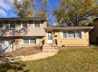 3214 Birchwood Dr, Hazel Crest, IL 60429