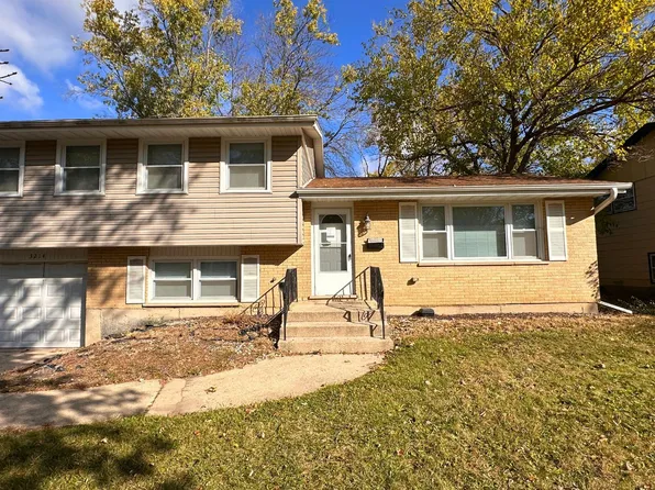 3214 Birchwood Dr, Hazel Crest, IL 60429