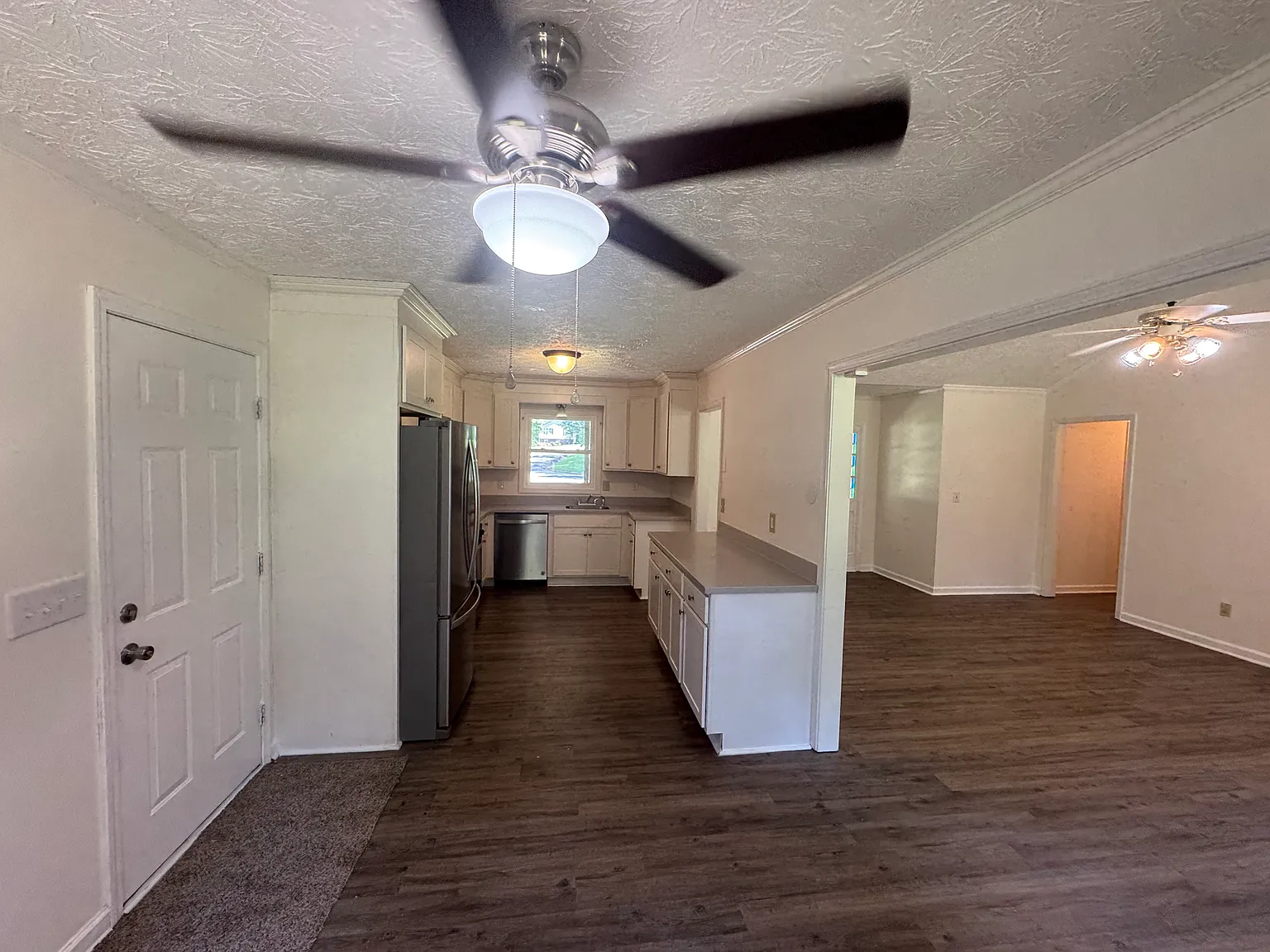 3 bed, 1420 sqft, $1,750 — Photo 3