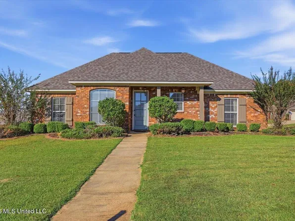 227 Silver Lake Dr, Pearl, MS 39208
