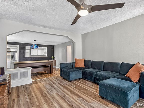 3rd image of 406 N Mill St