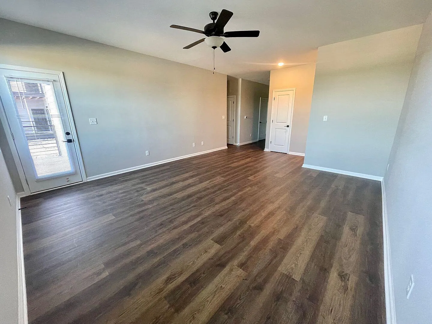 3 bed, 2.0 bath, 1380 sqft, $1,725 — Photo 4