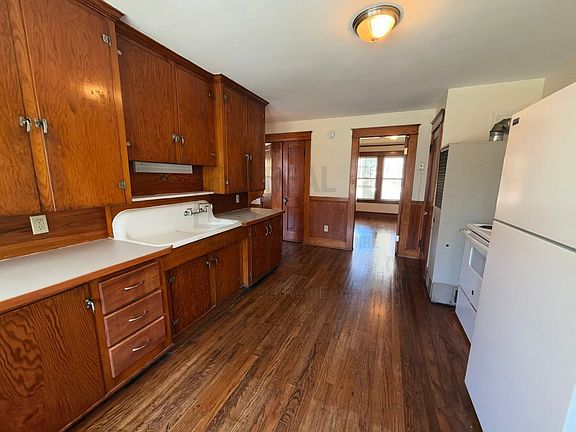2nd image of 439 Portland St #C