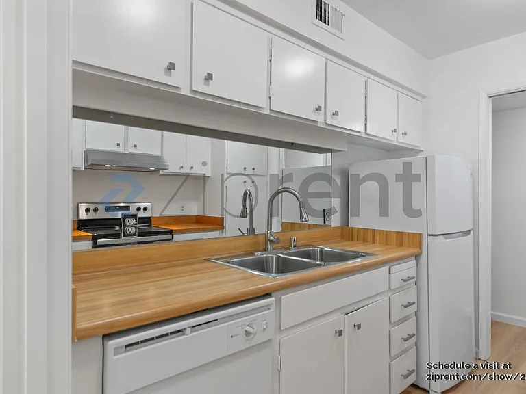 675 Sharon Park Dr #135 — Photo 12