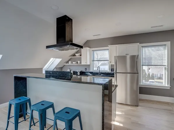 341 High St #3, Newburyport, MA 01950