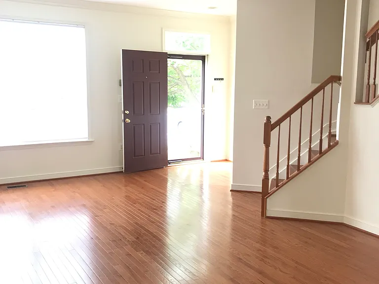 13005 Taxi Dr — Photo 2