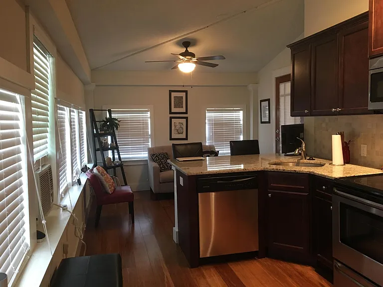 1812 Watrous Ave #B — Photo 5