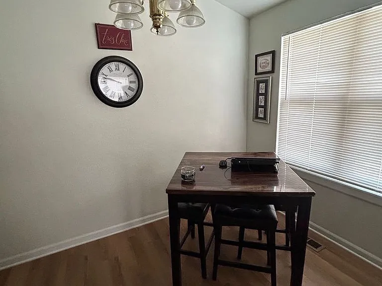Geneseo Duplex — Photo 3