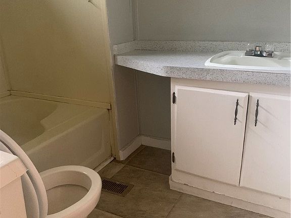 5th image of 6427 Wilson Ave
