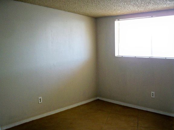 interior of 723; 725 same layout