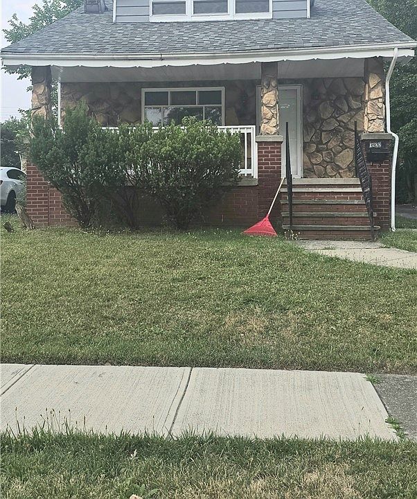 1st image of 3922 Grosvenor Rd